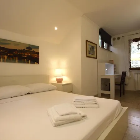 Appia Antica 2br With Swimming Pool Apartment Rome