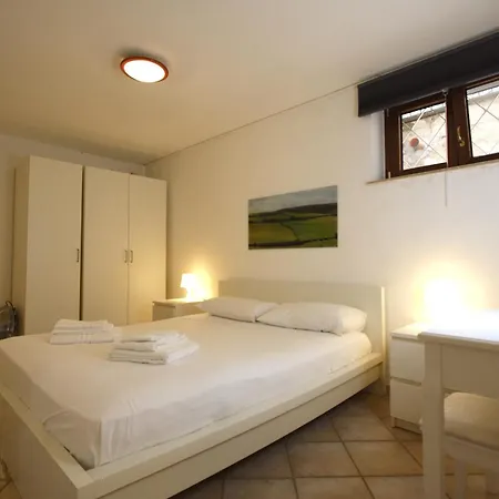 Appia Antica 2br With Swimming Pool Apartment Rome