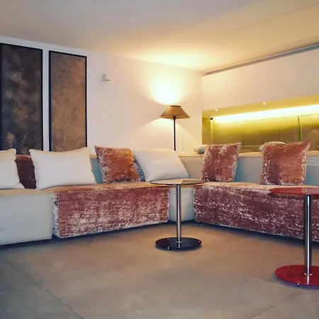 230 Luxury * Roma