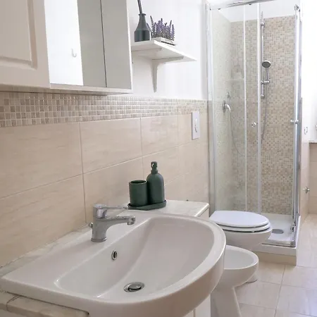 Modern 1 Bedroom Near Metro Rome