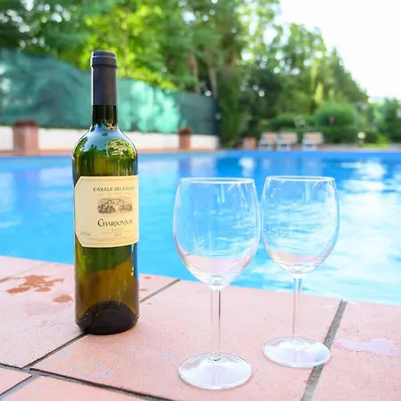 Laura Sweet Con Piscina Rom