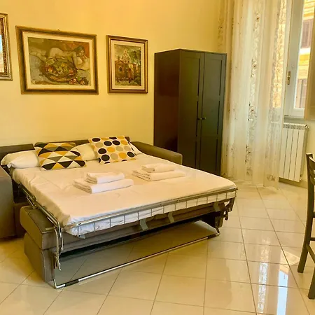 Alberto Vatican House * Roma