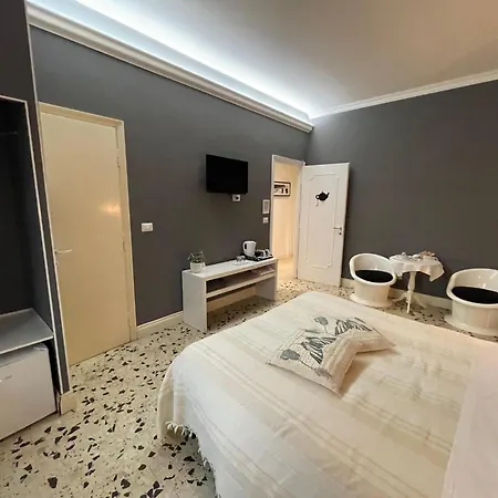Tiburtina Garden Bed & Breakfast 2*
