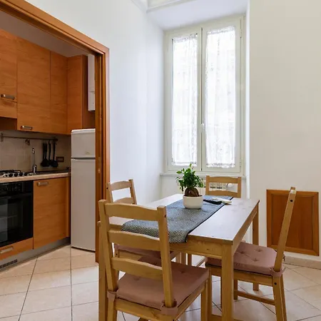 Redseven Apartment