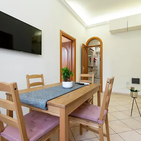 Redseven Apartment