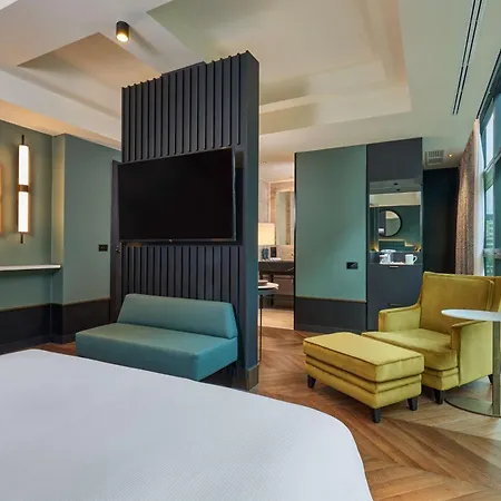 Hilton Eur La Hotel 4*