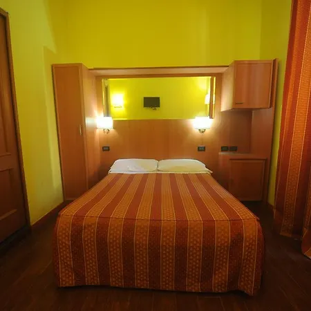 Hotel Lella 2*