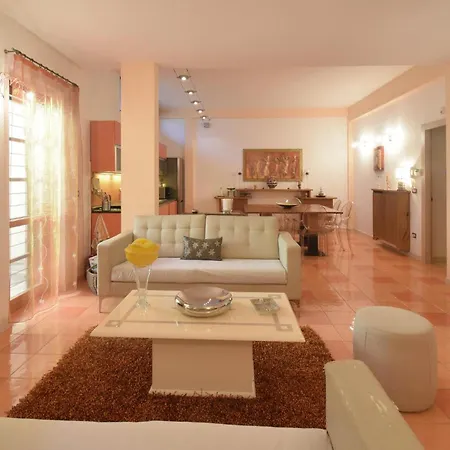 Holiday home 6 Bedroom Awesome In