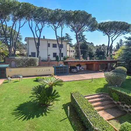 Holiday home 6 Bedroom Awesome In *