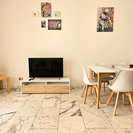 Apartment Urban Street