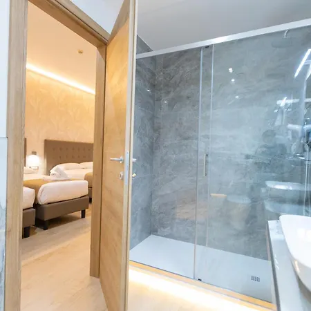 Maximus Hotel