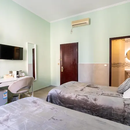 Leoni Di Giada Bed & Breakfast Roma