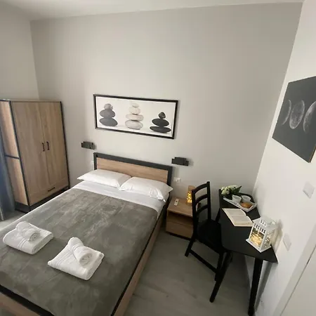 Soft Centro בית הארחה *