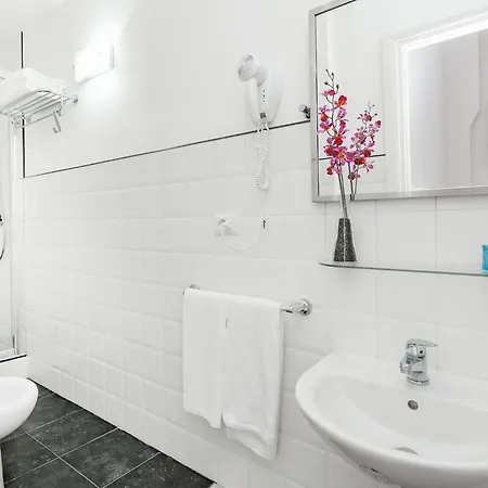 White Colosseo Bed & Breakfast