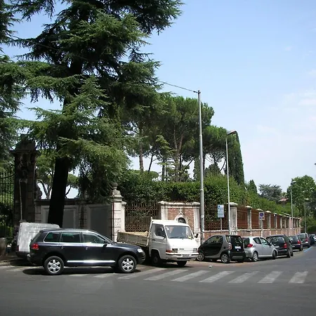 Bed & Breakfast Missi Rome