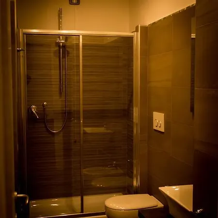 121 Candia Guest house