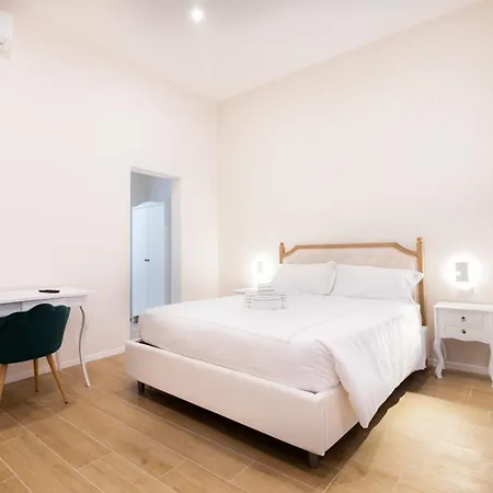 Charme & Chic Nazionale Guest house *