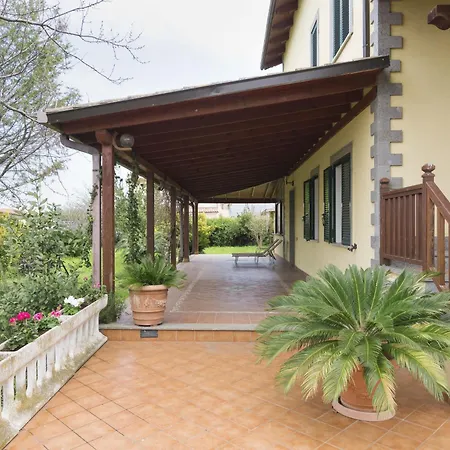 Lungo L'ardeatina By Interhome
