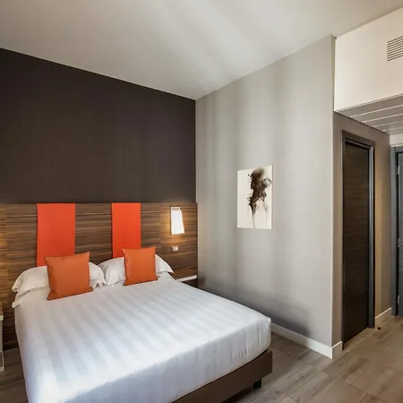 Hotel The Republic