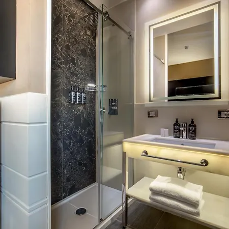 The Glam Hotel 4*