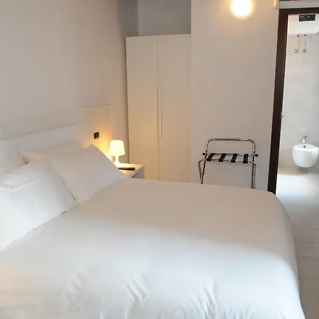 Flowers Apartments Guest house Rome