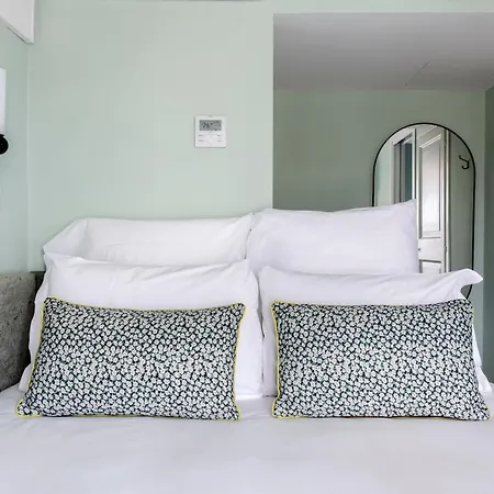 Numa Portico Apartahotel 4*