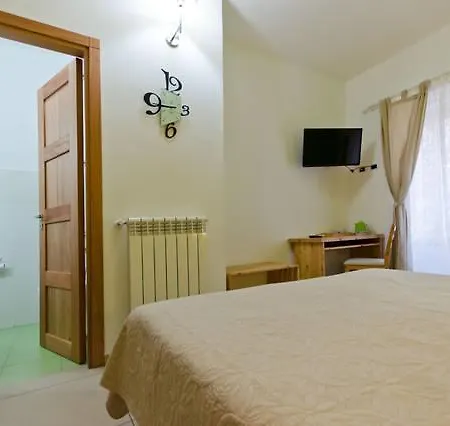 Alle Porte Di San Giovanni Bed & Breakfast 2*