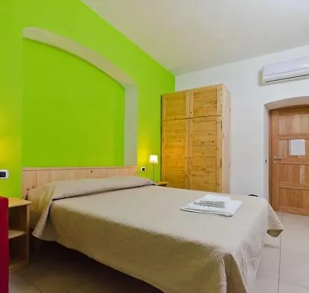 Alle Porte Di San Giovanni Bed & Breakfast 2*