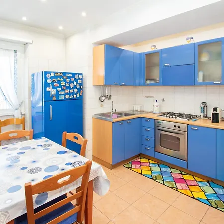 Sweet Apartment *