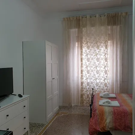 Lo Sguardo Sui Re Guest house *