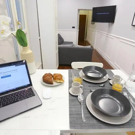 Apartment Atrhome Frattina Luxury *