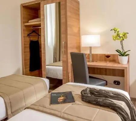 Hotel Casa Per Ferie Santa Maria Alle Fornaci Rome