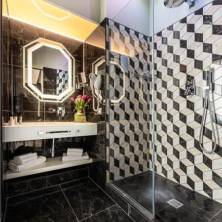 Dharma Luxury Hotel