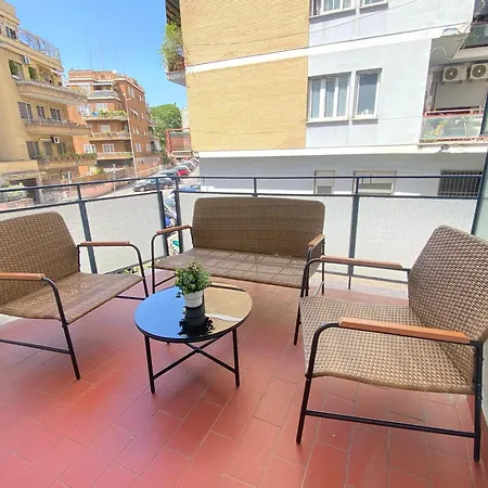 Appartement Golden Essence - Terrace & Metro