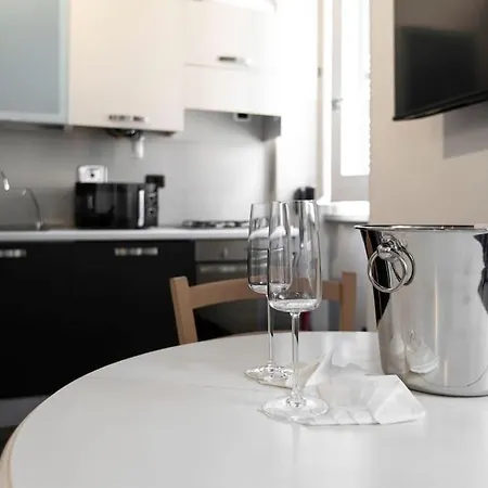 Sweetly - Italia Apartment *