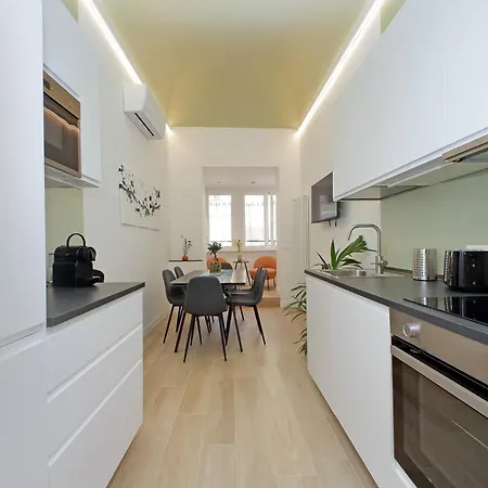 Redseven Apartment