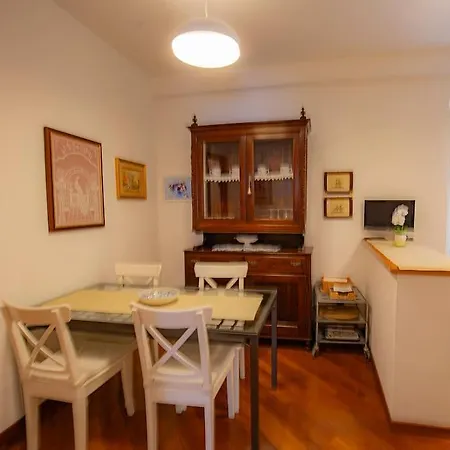 Dimora Al Colosseo, 2 Bedrooms Apartment *