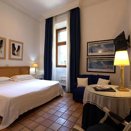 Cairoli Hotel 4*
