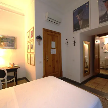 Hotel Cairoli