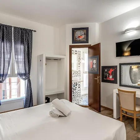 فندق Santa Prassede 2*