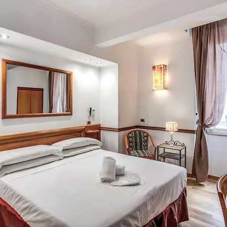 فندق Santa Prassede 2*