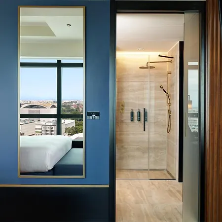 Hilton Eur La Hotel 4*
