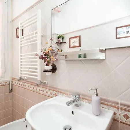 Appartamento Penthouse 200 Meters From Metro Wi-fi And Ac