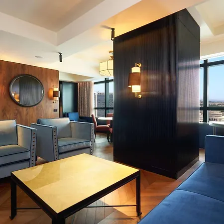 酒店 Hilton Eur La 4*