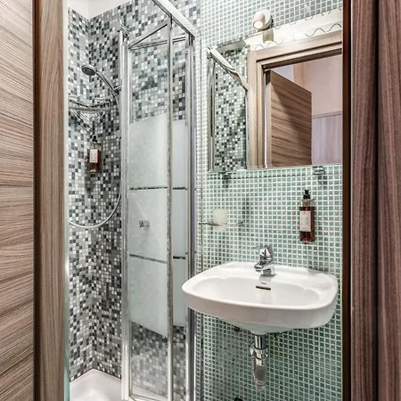 Centro Cavour 3* Rome