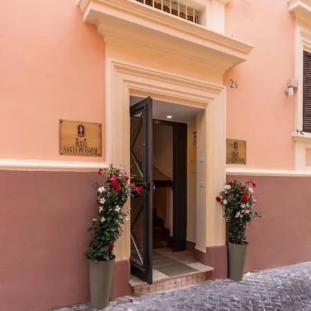 Santa Prassede فندق 2*