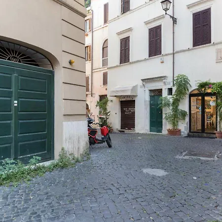 Holiday home Campo Marzio Boutique 300 Mt Dal Pantheon *
