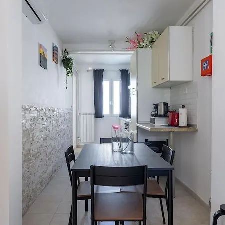 Casa Gemelli - Metro Per Il Centro Di - * Roma