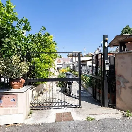 Appartamento Casa Gemelli - Metro Per Il Centro Di - Roma