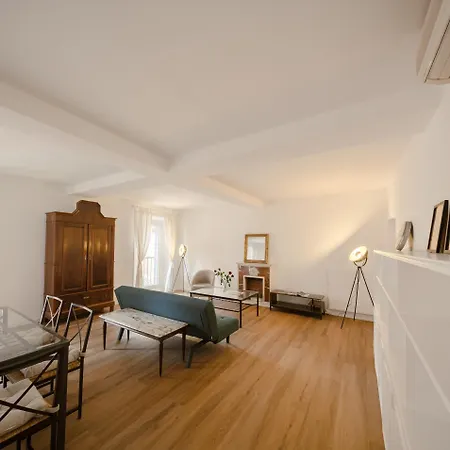 Via Francesco Crispi Private Appartement Rome